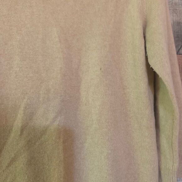Talbots tan cashmere sweater, size medium petite - Picture 6 of 12